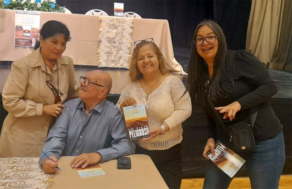 Reyes Bañuelos con sus amigas, Teodola Barriga y Beatriz Beltran