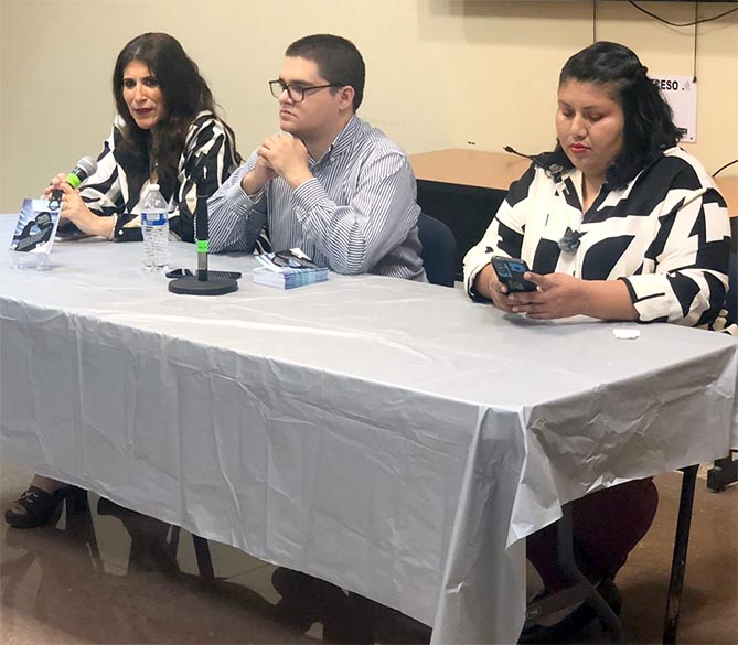 Karla Tapia, David Odiseo y Aida Angeles en presentación de libros